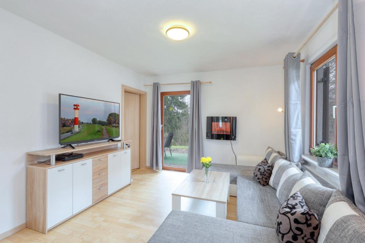 Seepark Kirchheim Ferienhaus Bei Vera Mit Sauna Kirchheim (Hessen) Exterior foto