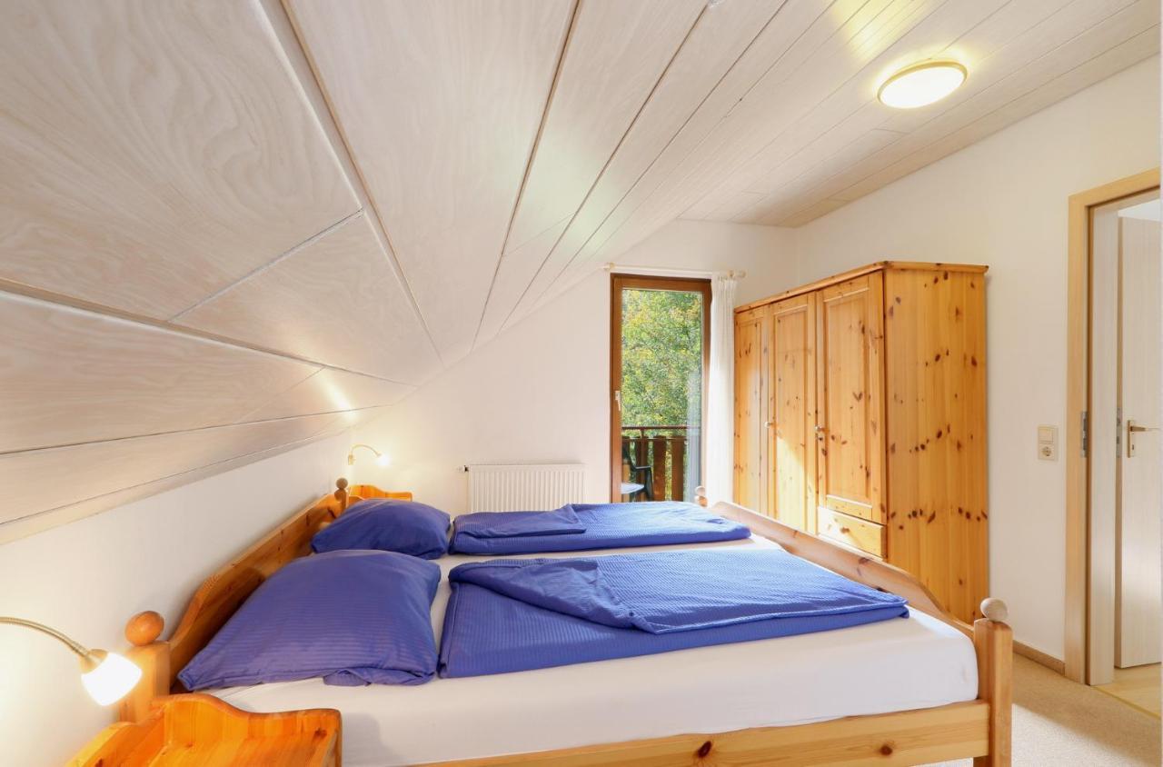 Seepark Kirchheim Ferienhaus Bei Vera Mit Sauna Kirchheim (Hessen) Exterior foto
