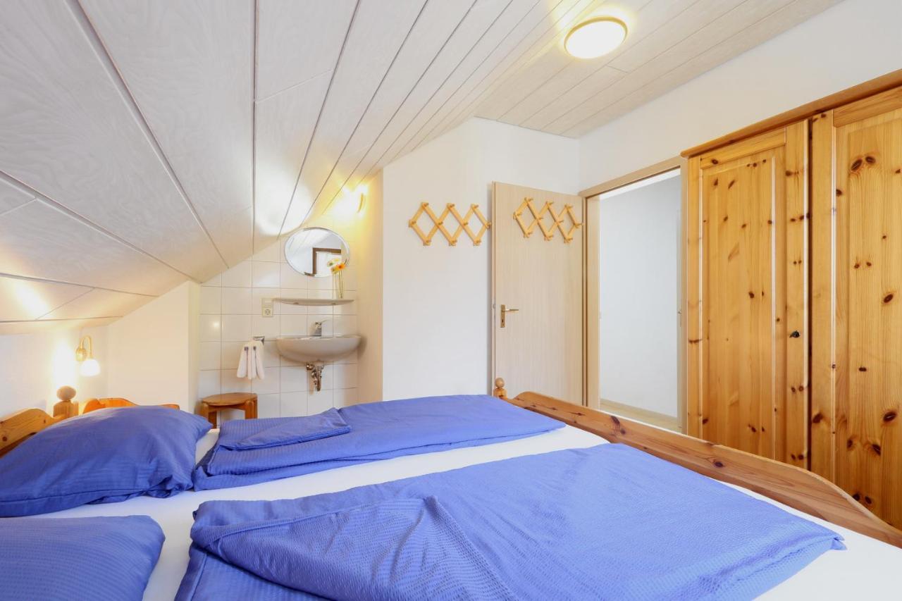 Seepark Kirchheim Ferienhaus Bei Vera Mit Sauna Kirchheim (Hessen) Exterior foto